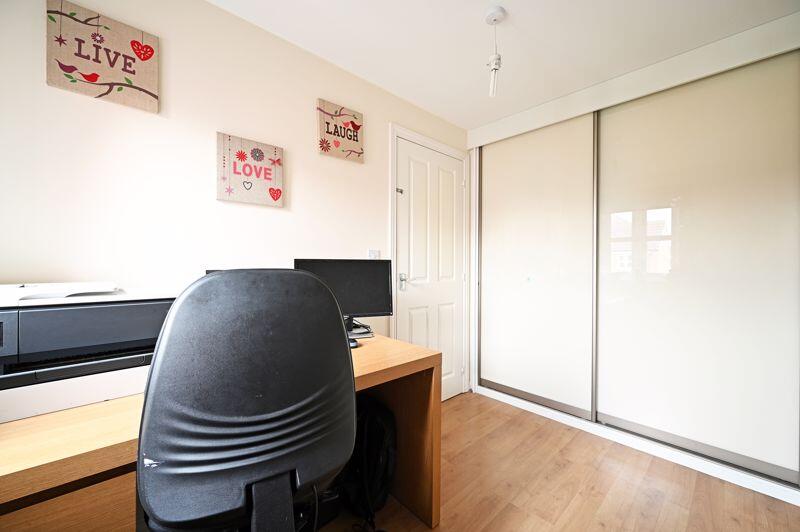 Bedroom 2 / Study 