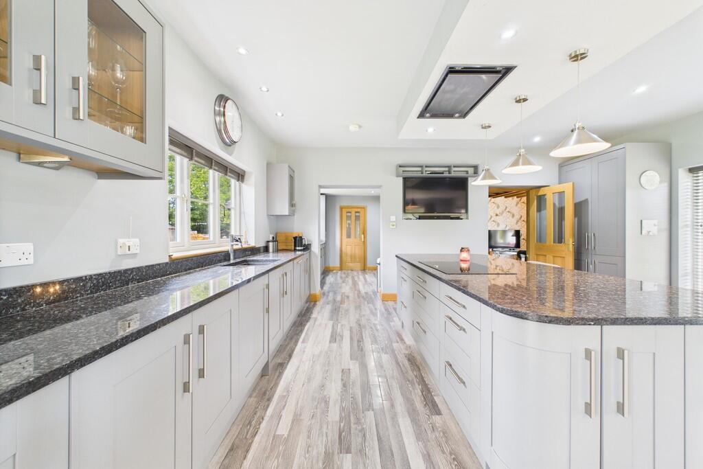 CAM01689G0-PR0472...