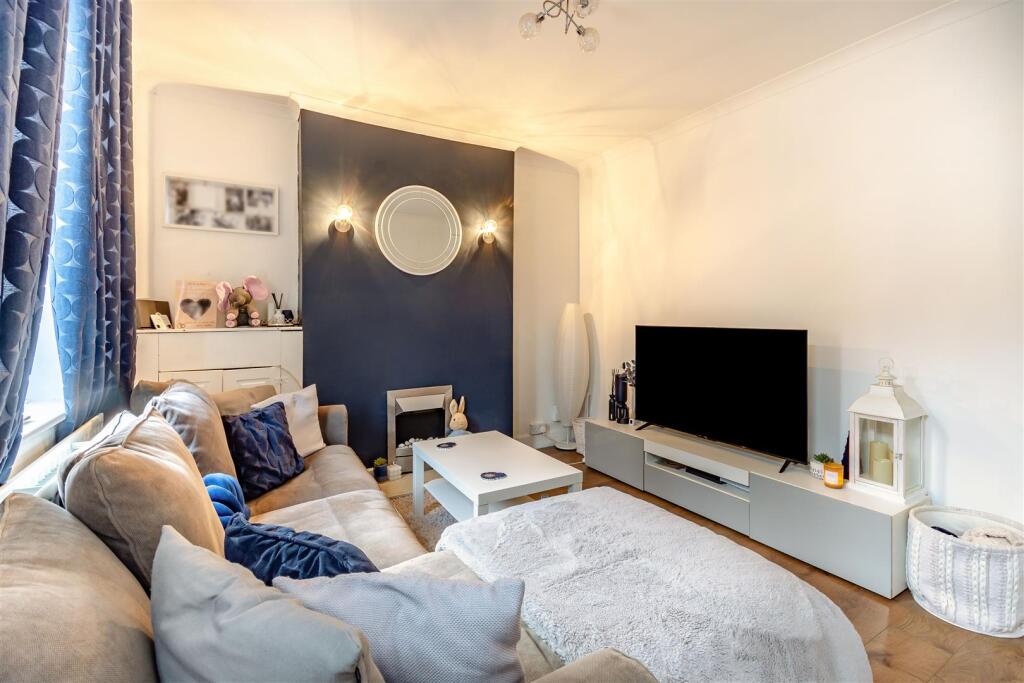 8675050-interior01.jpg