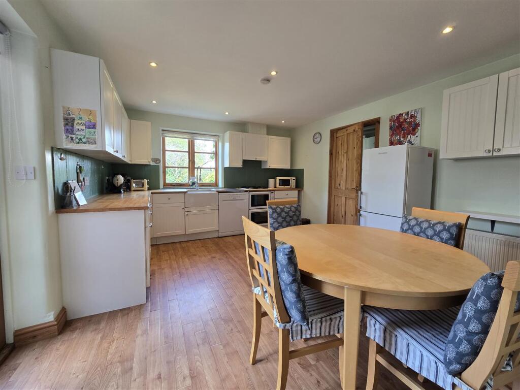 Kitchen/Breakfast Room