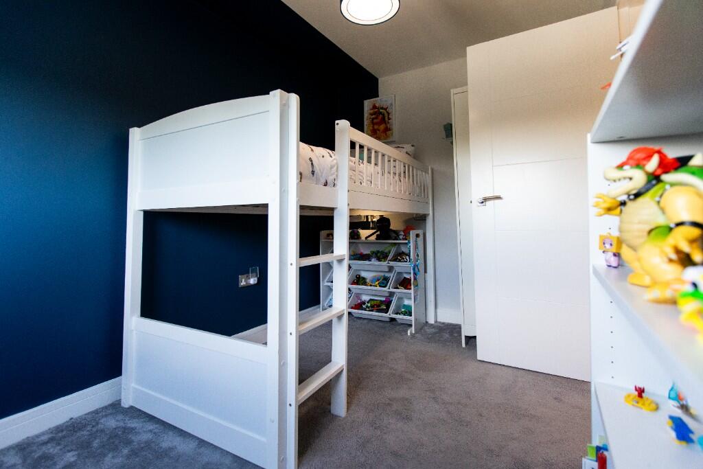 Bedroom / Study