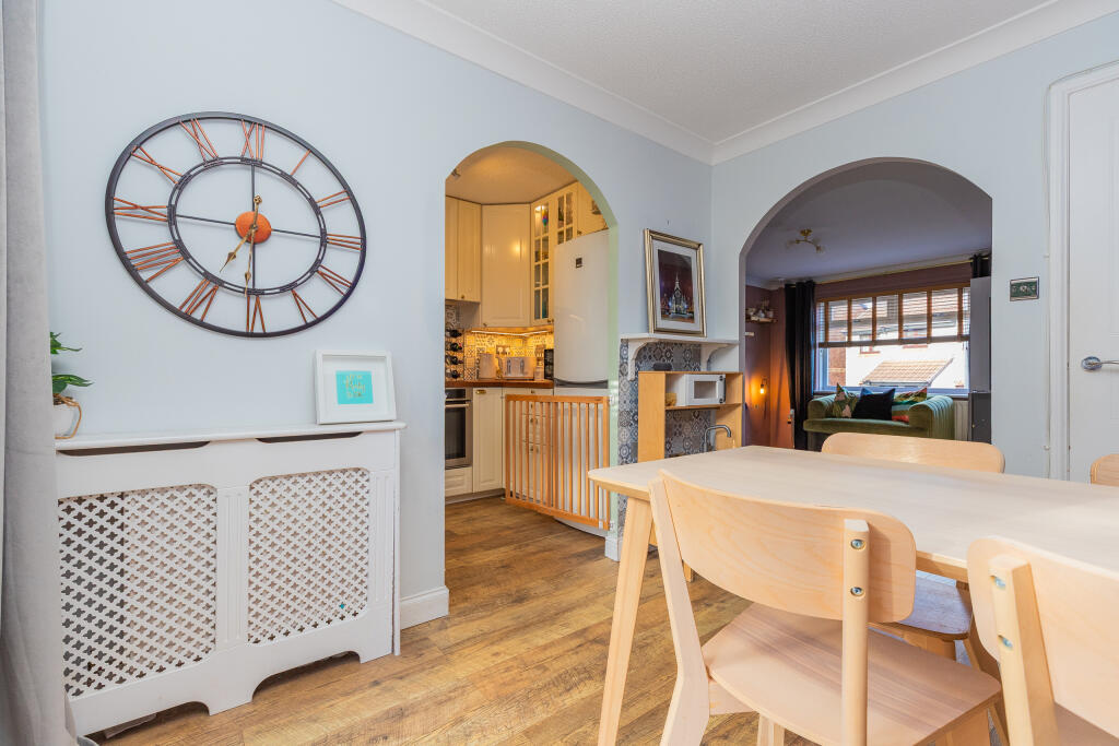 23 Helmsdale drive pa2 0pg 3L-4