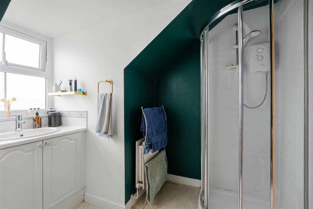 EN SUITE