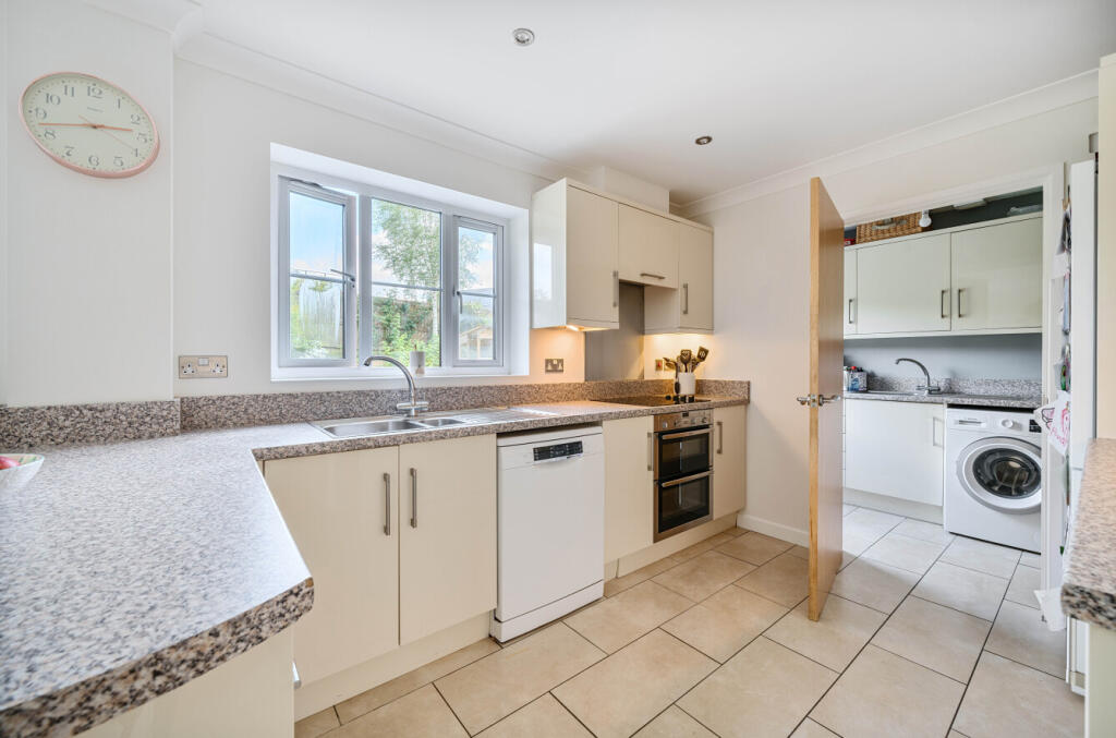 1295595-16-685d59...