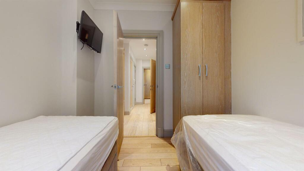 29RCbedroom2.2.jpg