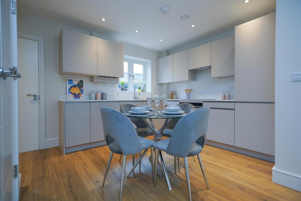 Cross Street (5).jpg