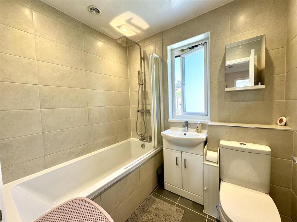 FAMILY BATHROOM