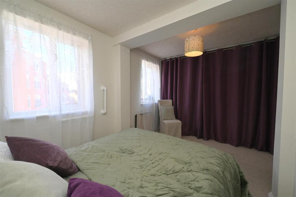 bedroom1.1.JPG