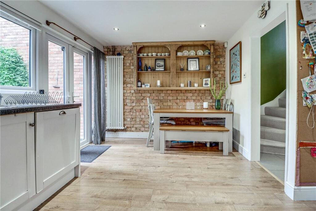 Kitchen/Dining