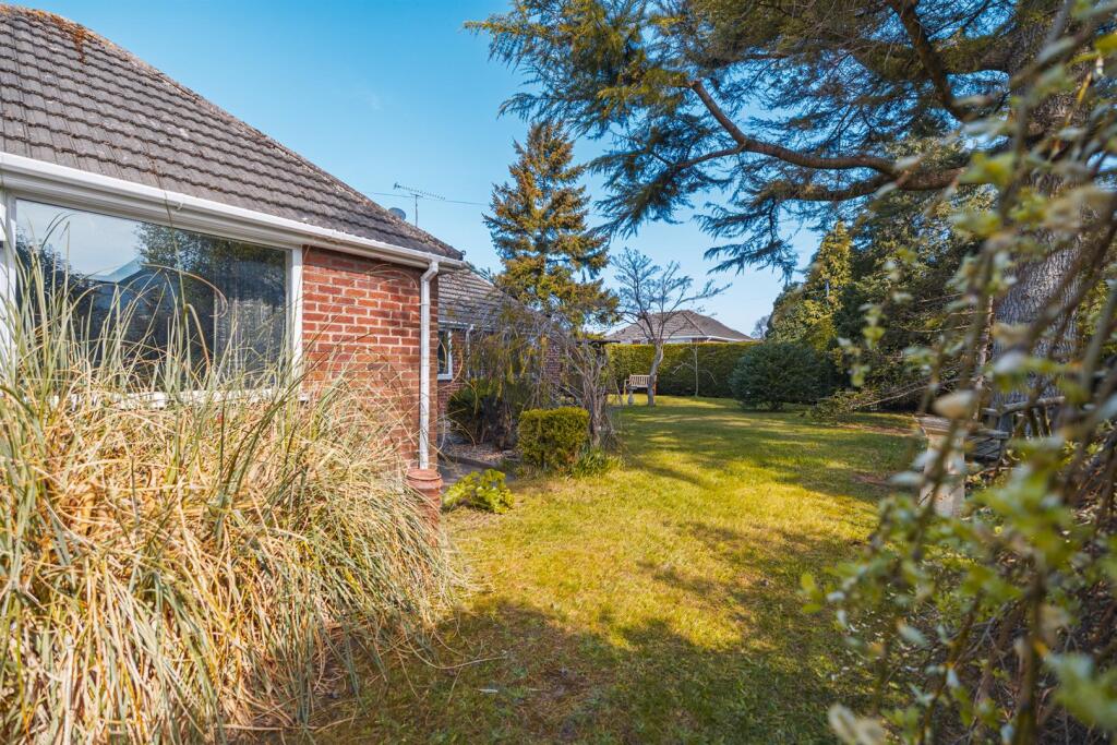 38 Waterford Dr-52.jpg
