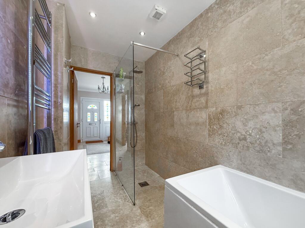Bath/Shower Room