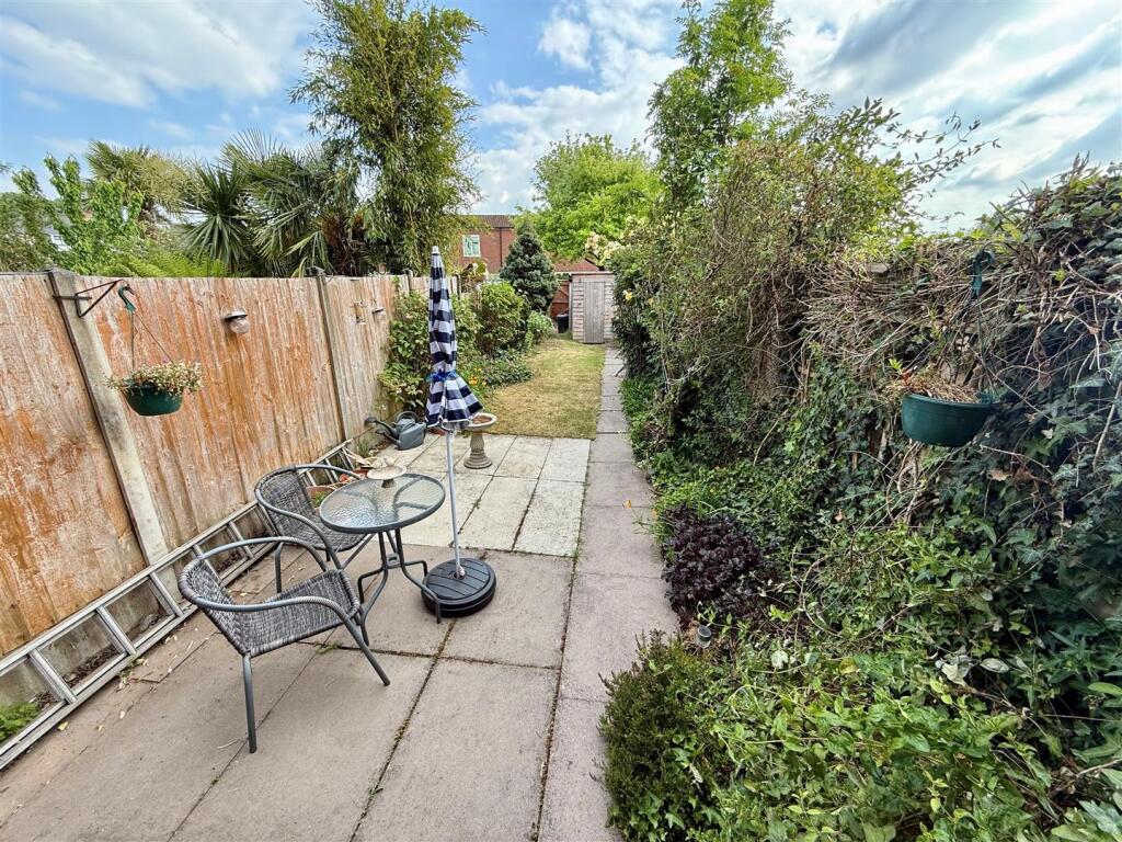BR202 Garden.jpg