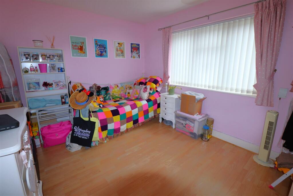 Bedroom1 (3).JPG