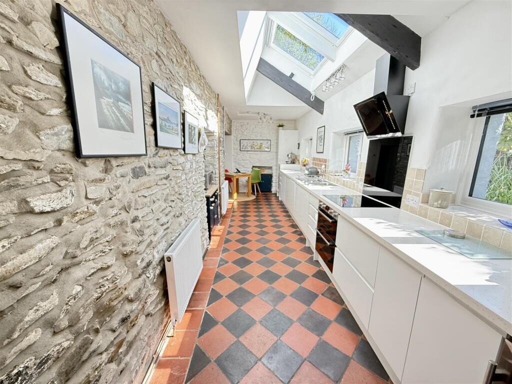 Feature Kitchen/ Dining room