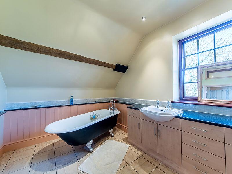 2ND FLOOR BEDROOM 5 EN-SUITE