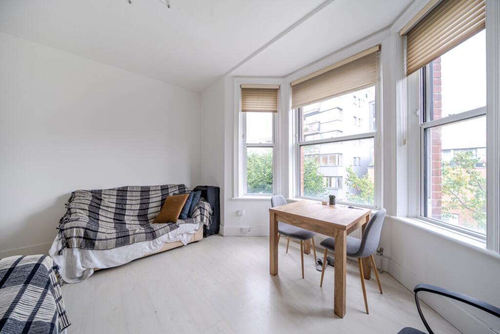 1326870-5-68837bf...