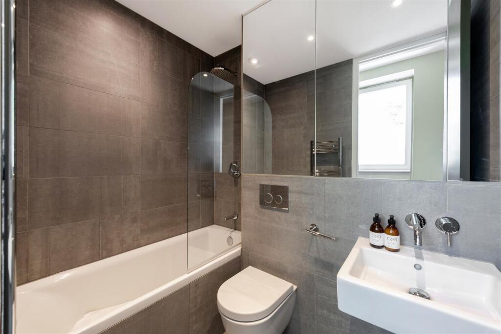 Flat 5, Caroline Walk Lo-27.jpg