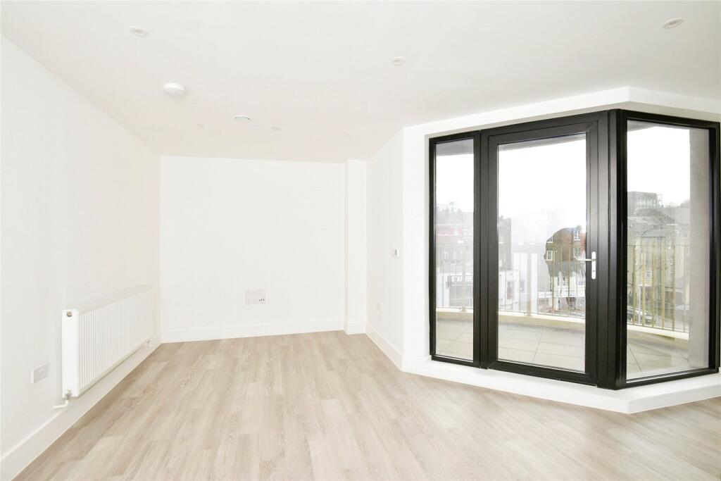 Living Dining Area