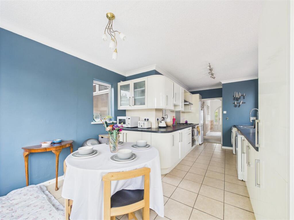 BREAKFAST KITCHEN