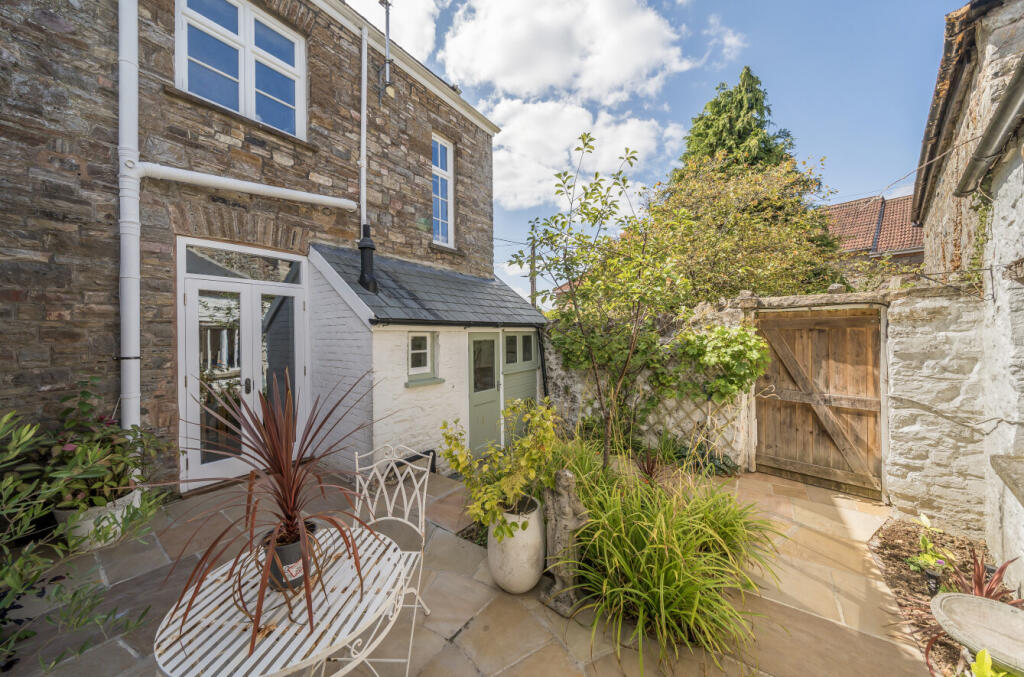 1340797-10-68a745...