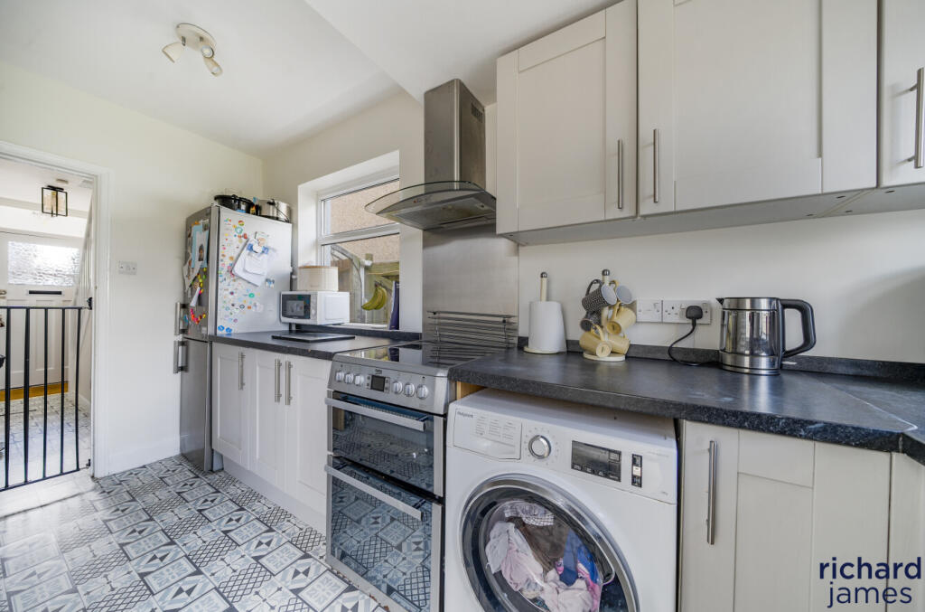 bb7cd95afd2d4f318886d8dd4bd8cf70