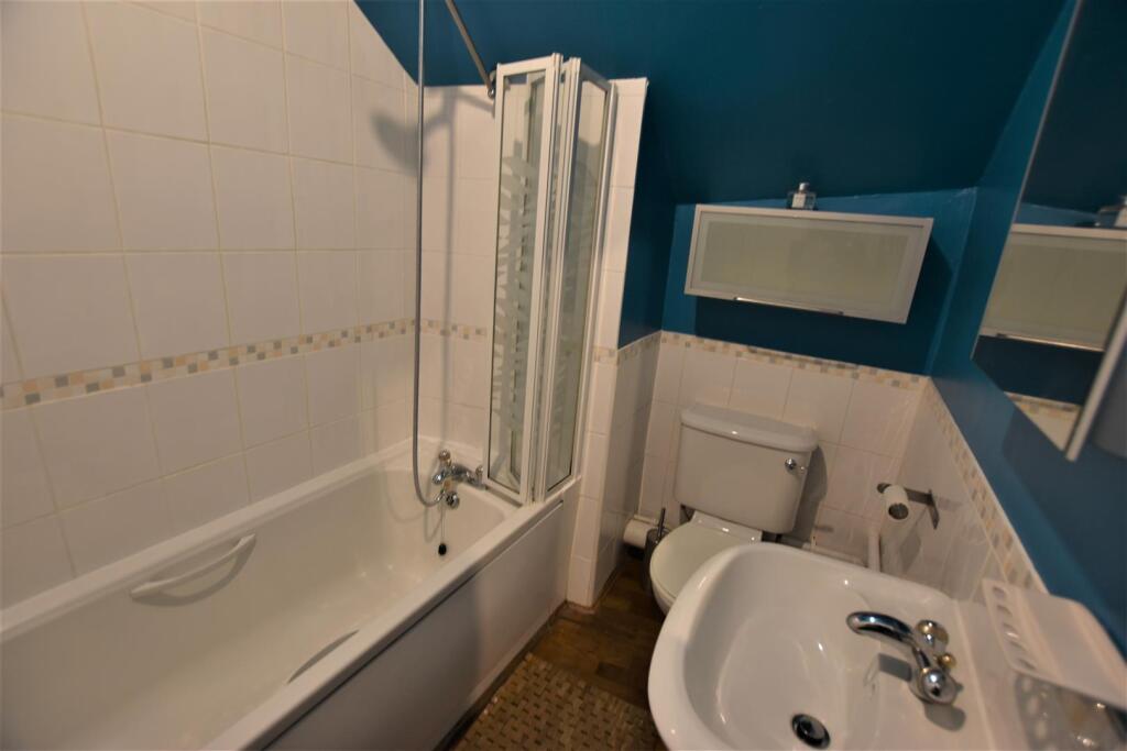 Bathroom.JPG