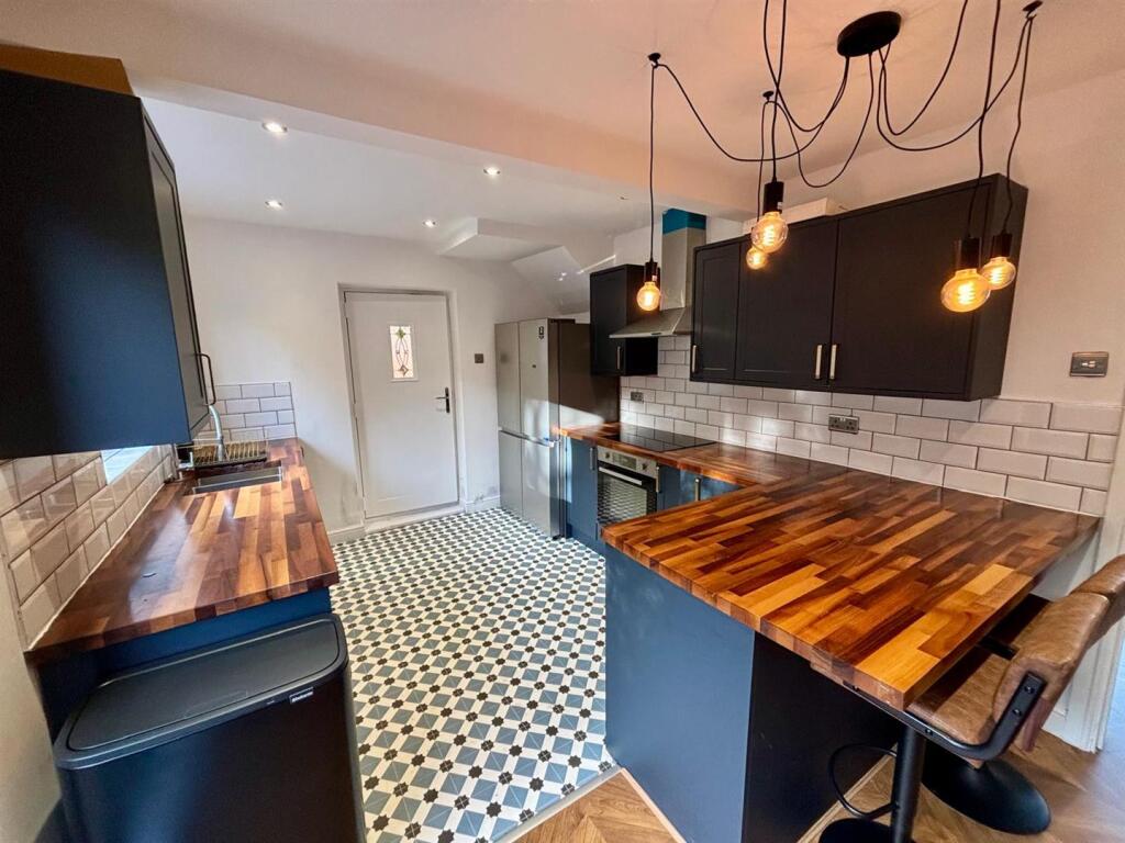 Fitted Dining Kitchen:
