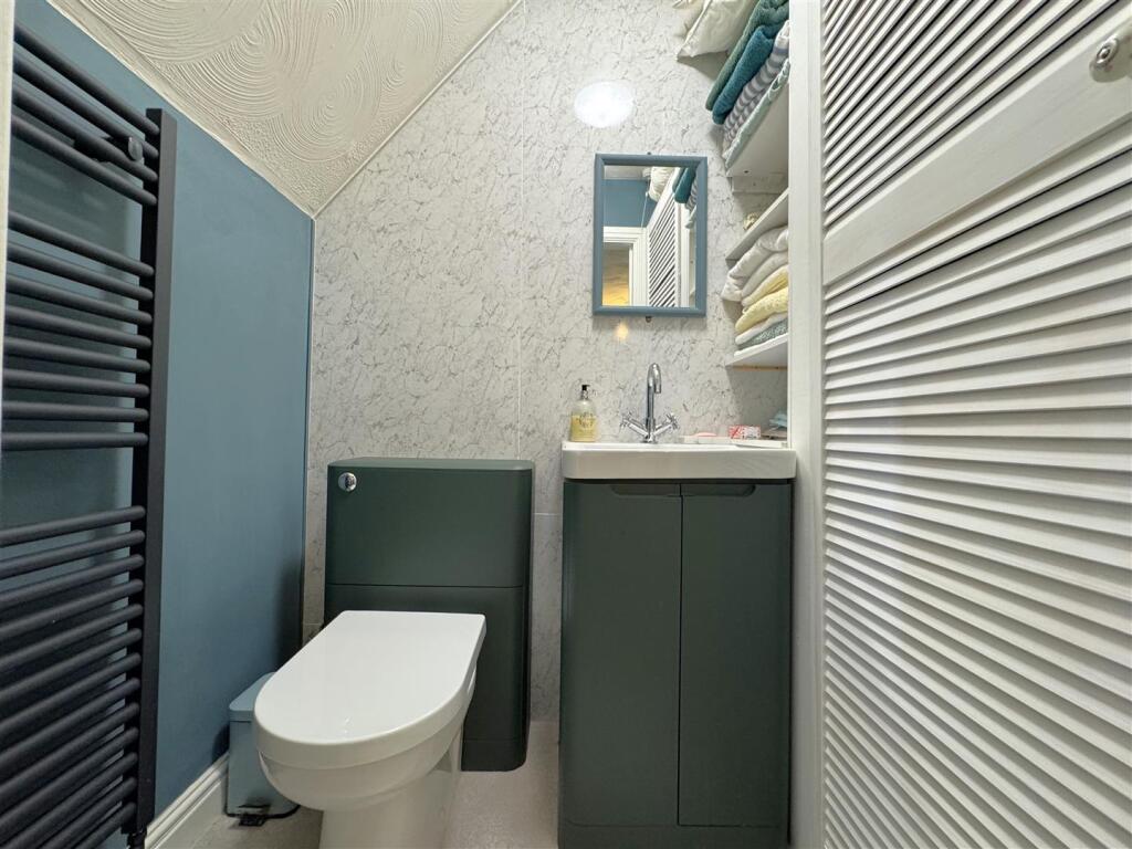 Bedroom two en-suite cloakroom.jpeg