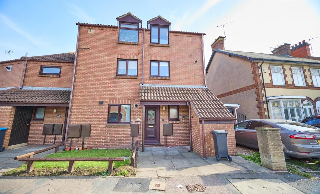 the cloisters ES 4.jpg