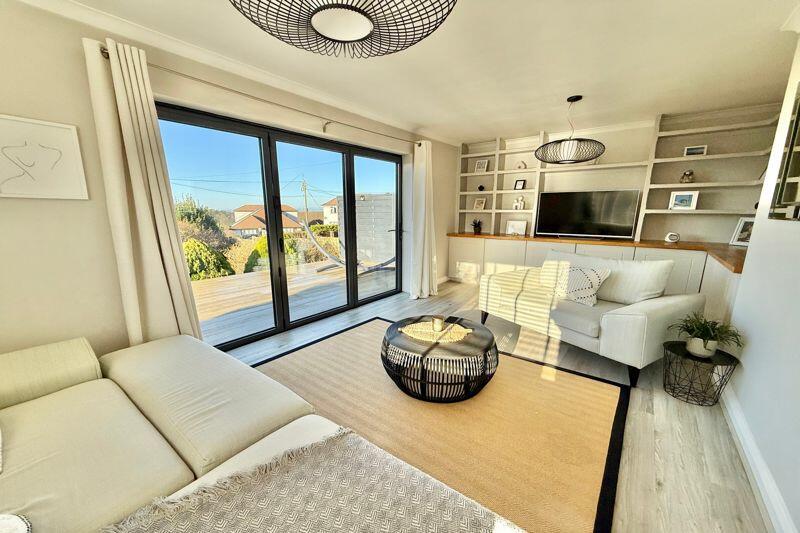 20' Separate Living Room