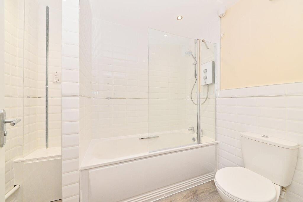 BATH1.jpg