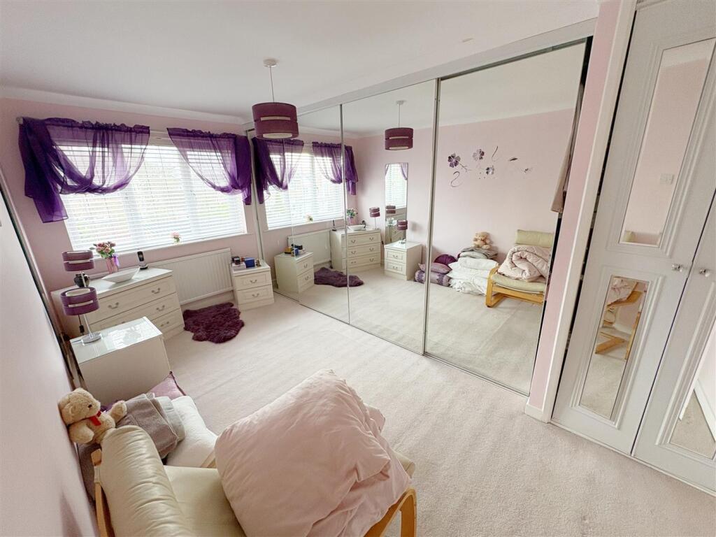Bedroom One (2).jpg