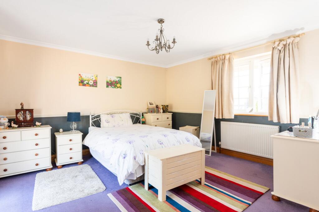 Bedroom 1 - Ann 2