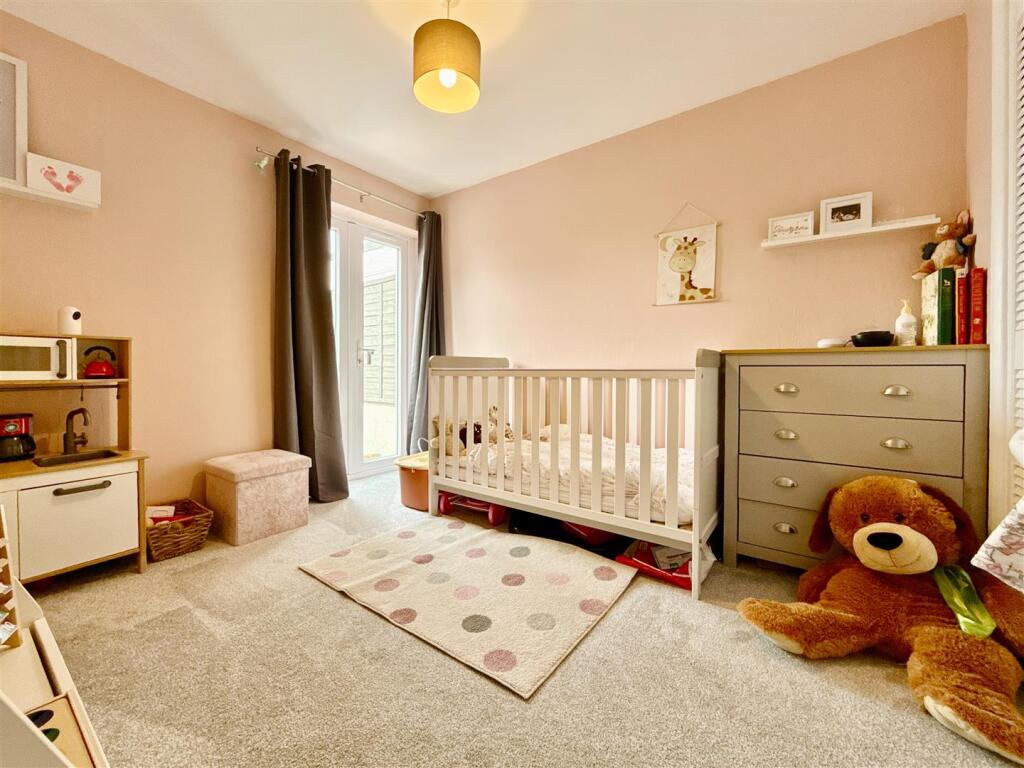 Bed2.JPG