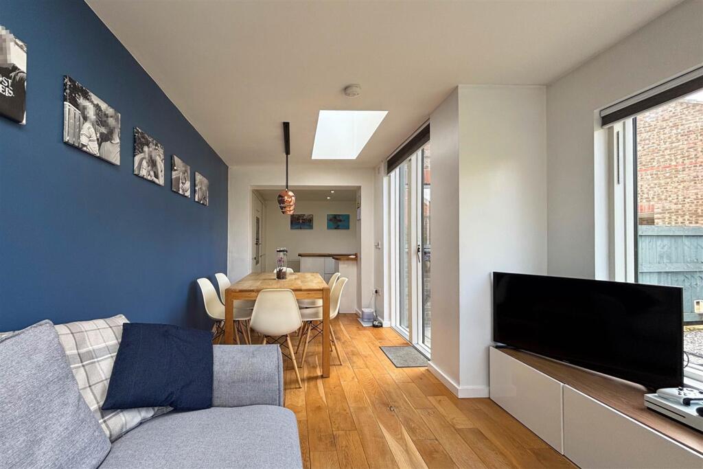 Living/Dining Area
