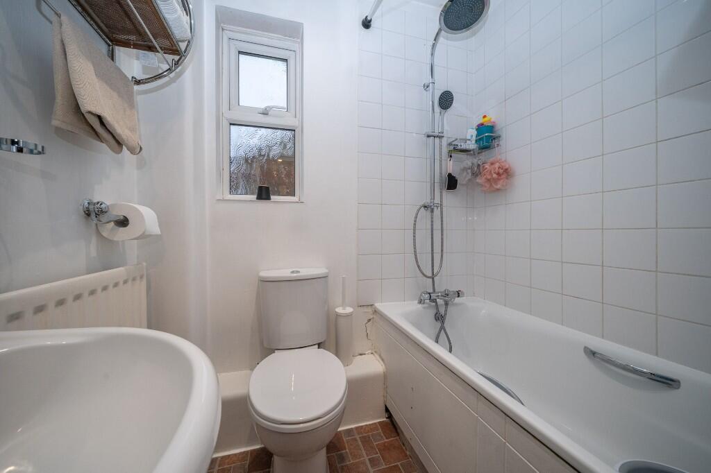 Battersby Mews, Aylesbury, Bucks, HP21 8LT