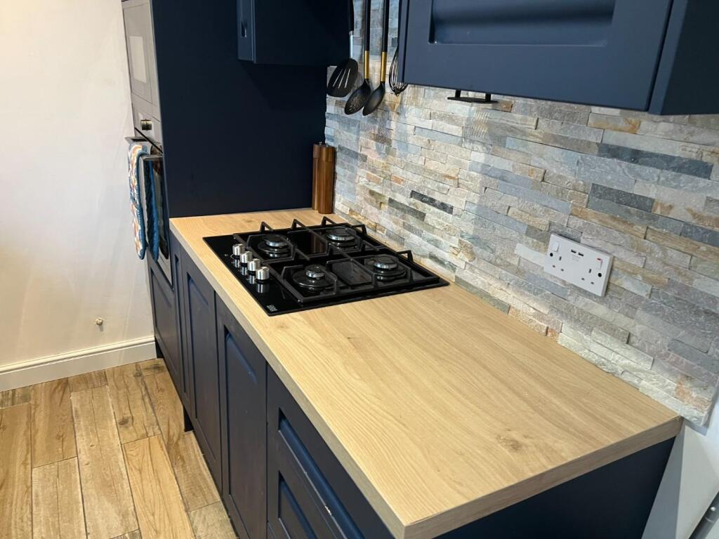 Rhuddlan Close Ktichen1.JPG