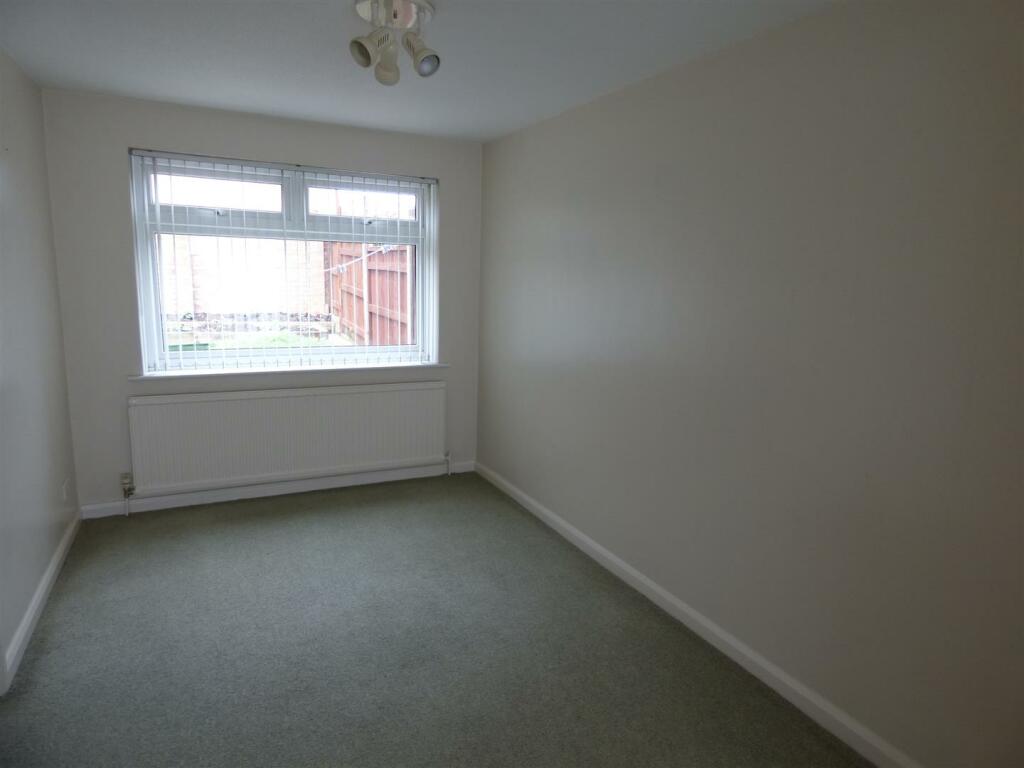 SITTING/DINING ROOM