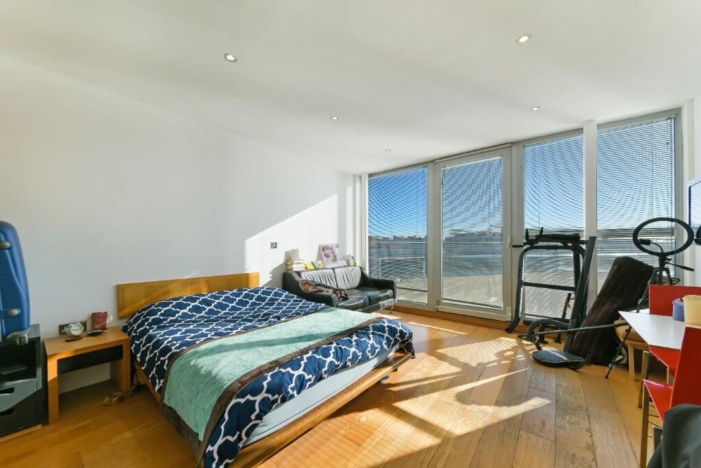 Tower Bridge Road, London, SE1