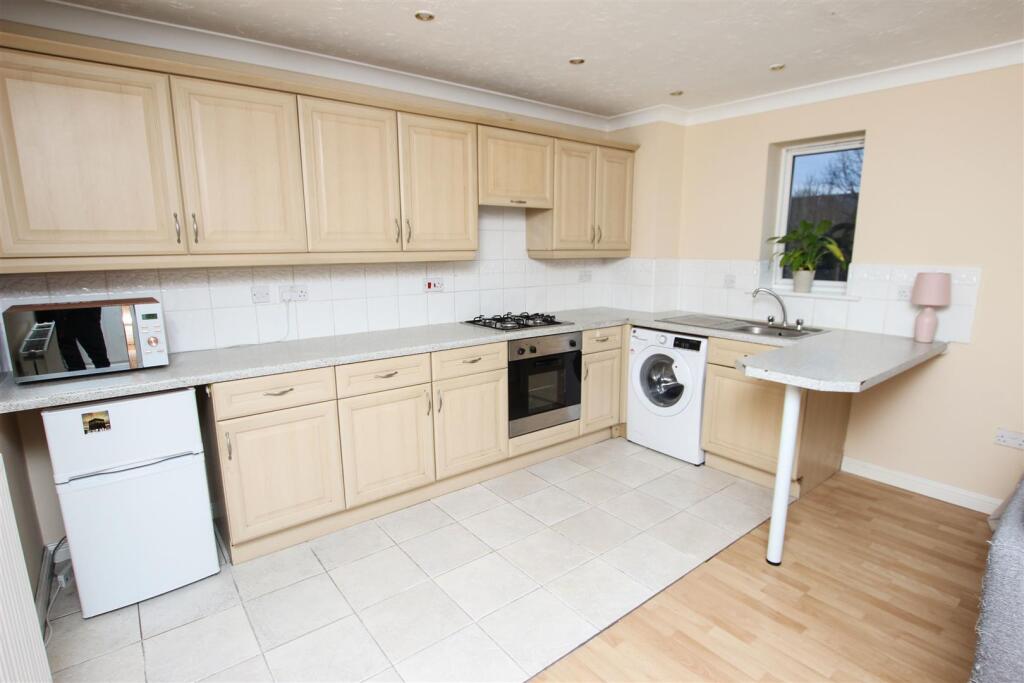 OPEN PLAN KITCHEN/LIVING AREA