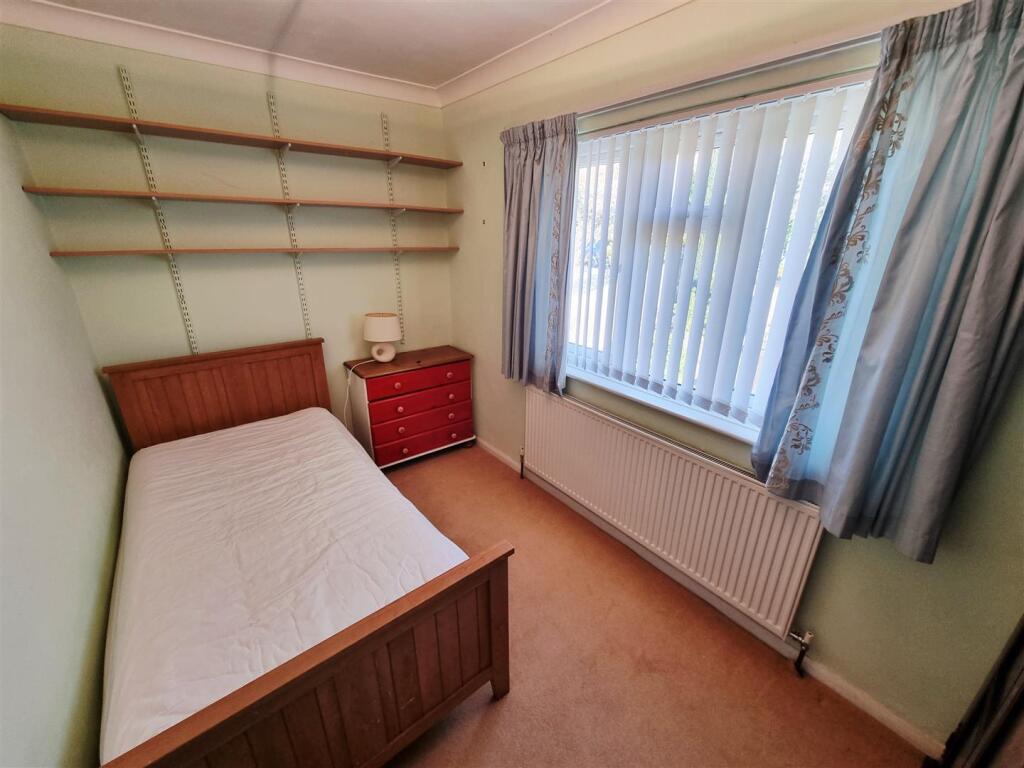 Bed 4.jpg