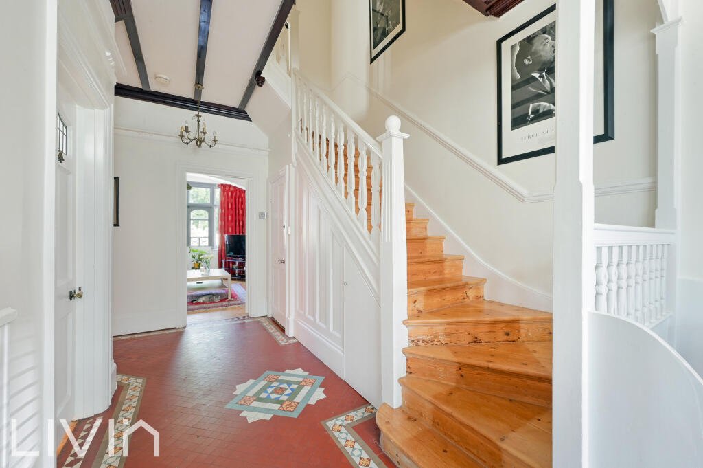 ST. AGUSTINES AVENUE, 24-5