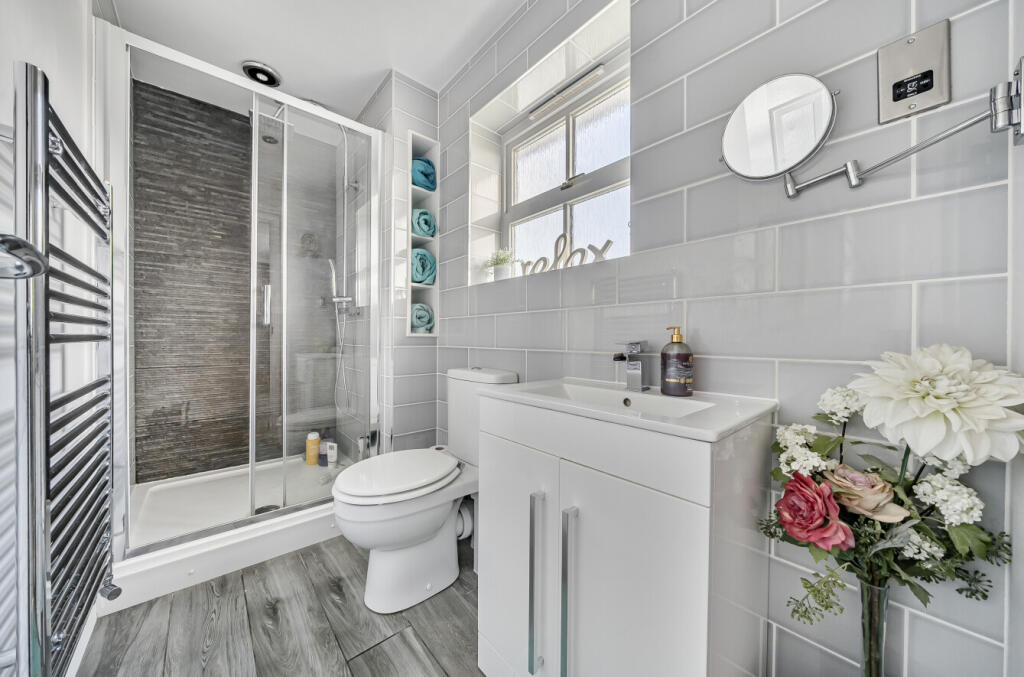 1305061-15-684b13...