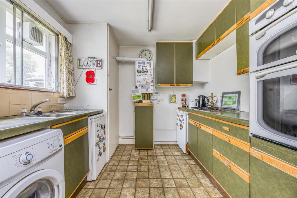 134 Wych Lane, Gosport-PorticoMarketing-SoldBy-9.j