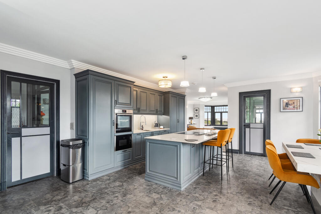 Kitchen/Dining Area