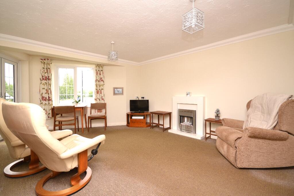 Sizeable living room