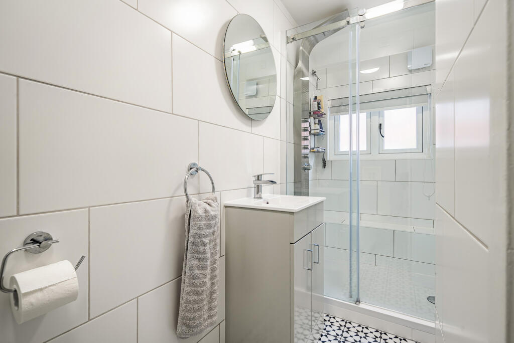 21-681b94253ca30-...