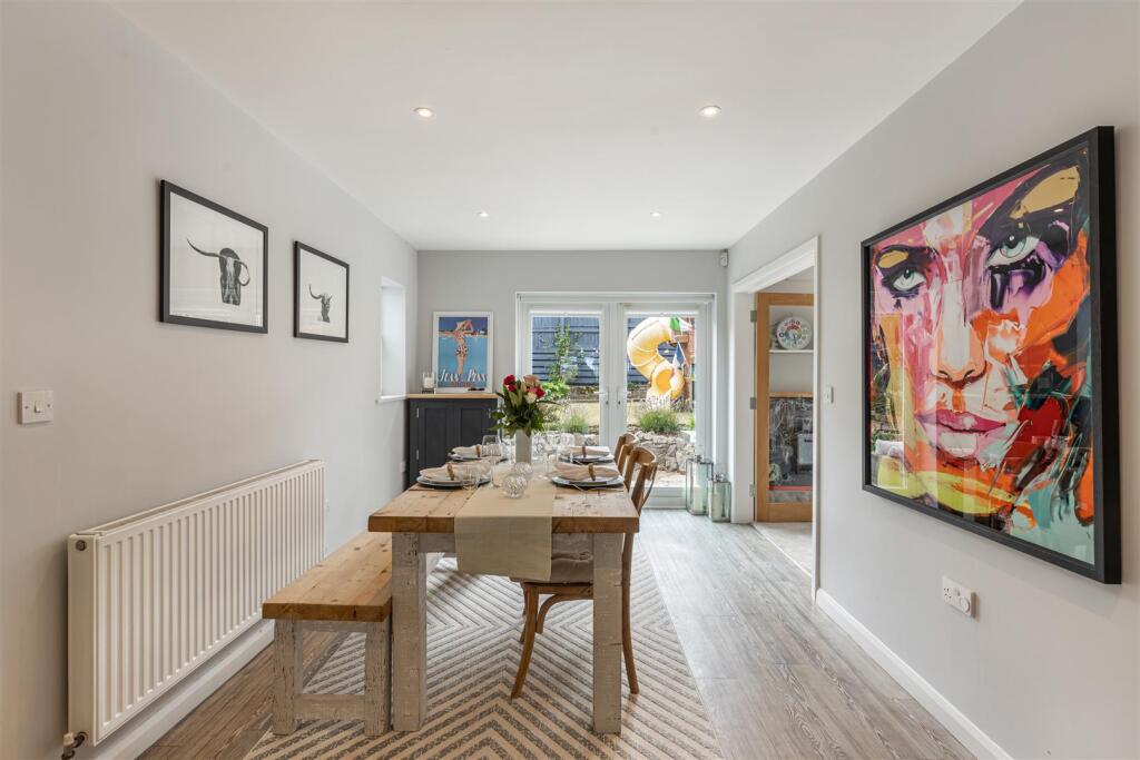 A13 - 20 Oxlea Close Torquay - 250714.jpg