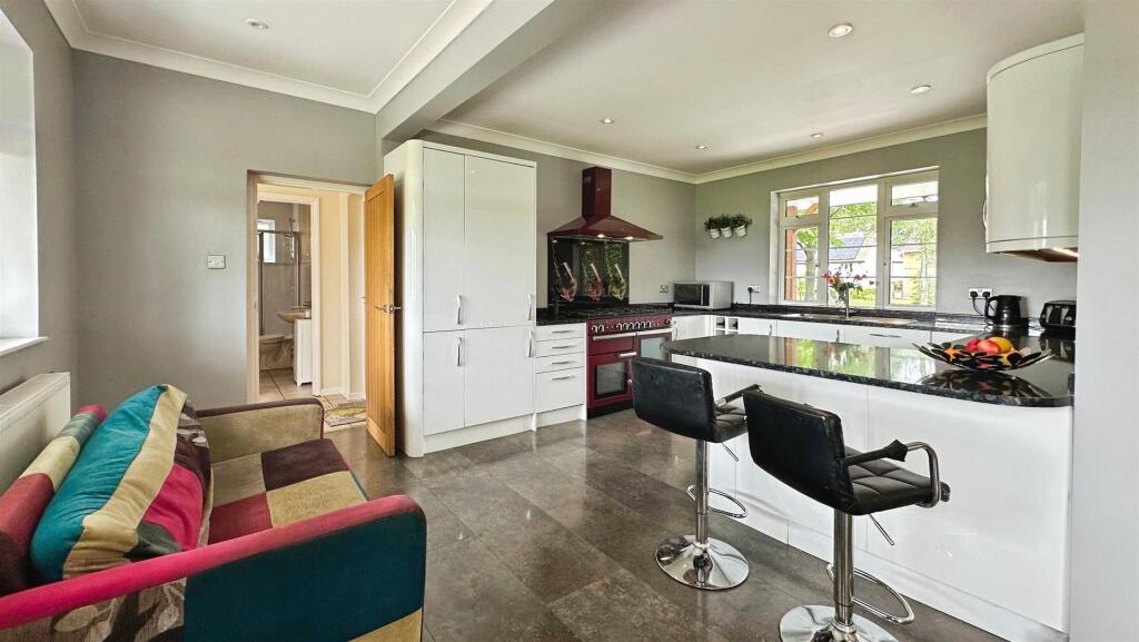 b48d2fc8--4699-93ED-639C380BDA62-51551-0000103637C