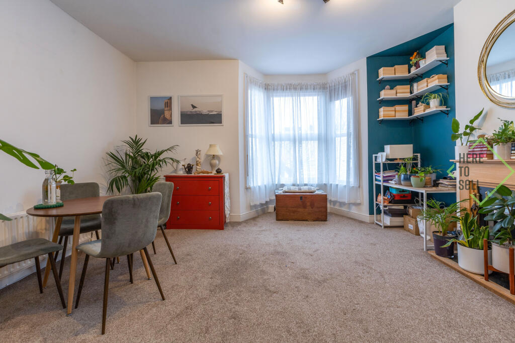 Flat B, 69 Beaconsfield Rd-N11 3AA-7